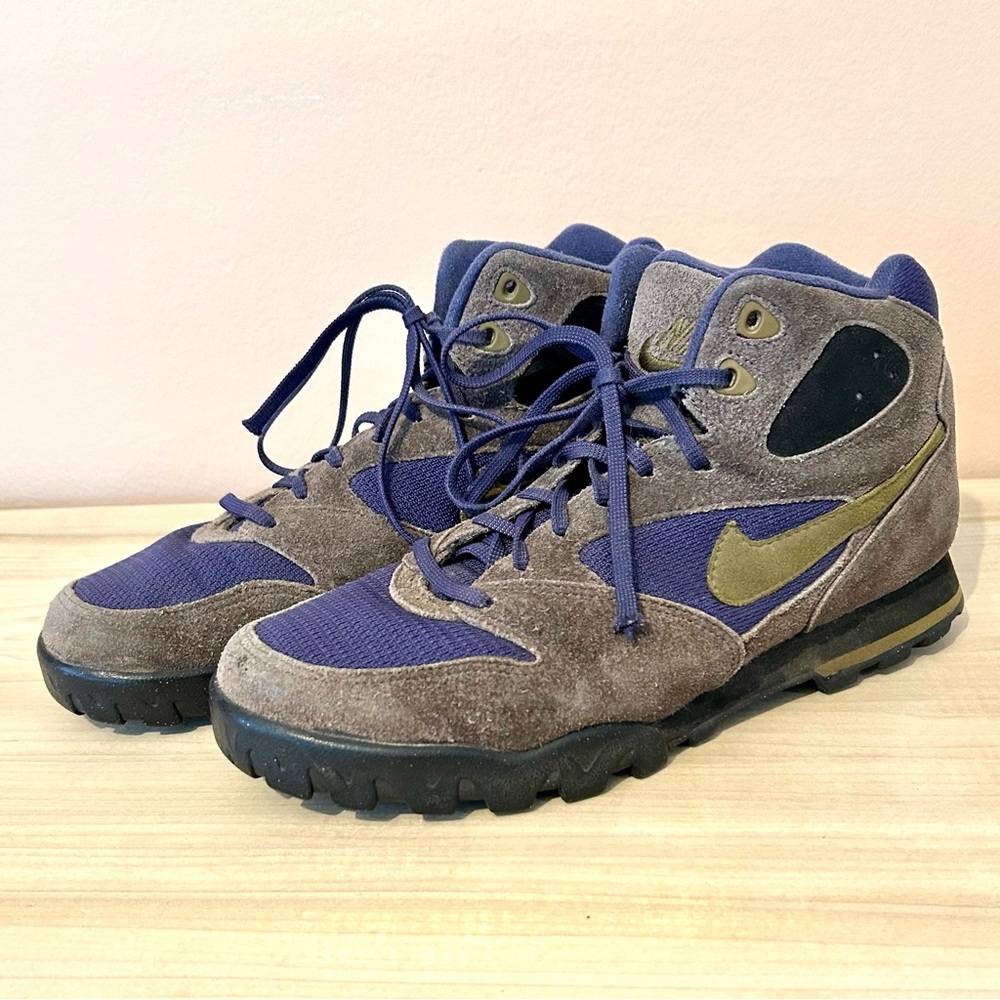 Vintage 90s Nike ACG Mountain Fly II Brown and Purple Hiking Boots – Women’s 9